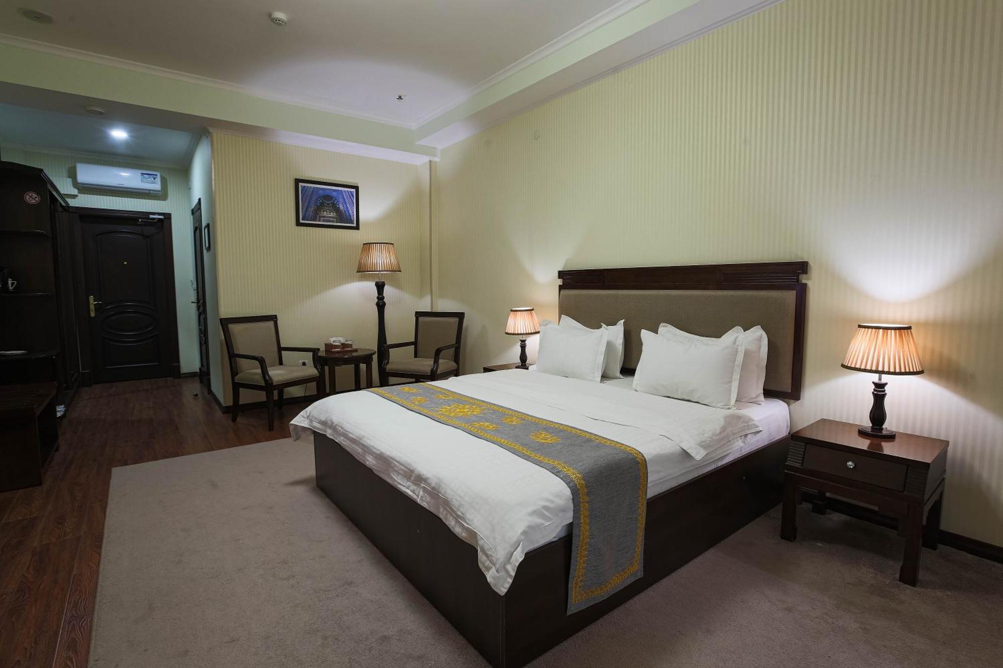 Zargaron Plaza Hotel Buxoro Luaran gambar