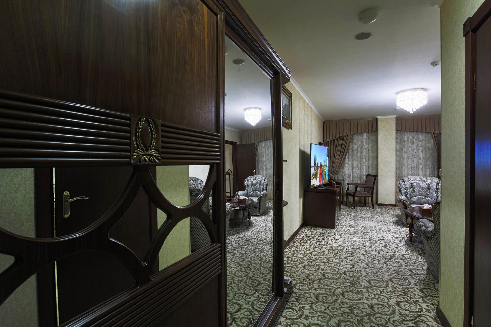 Zargaron Plaza Hotel Buxoro Luaran gambar