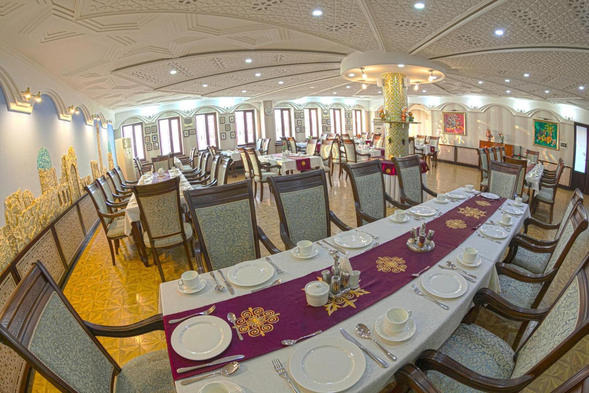 Zargaron Plaza Hotel Buxoro Luaran gambar
