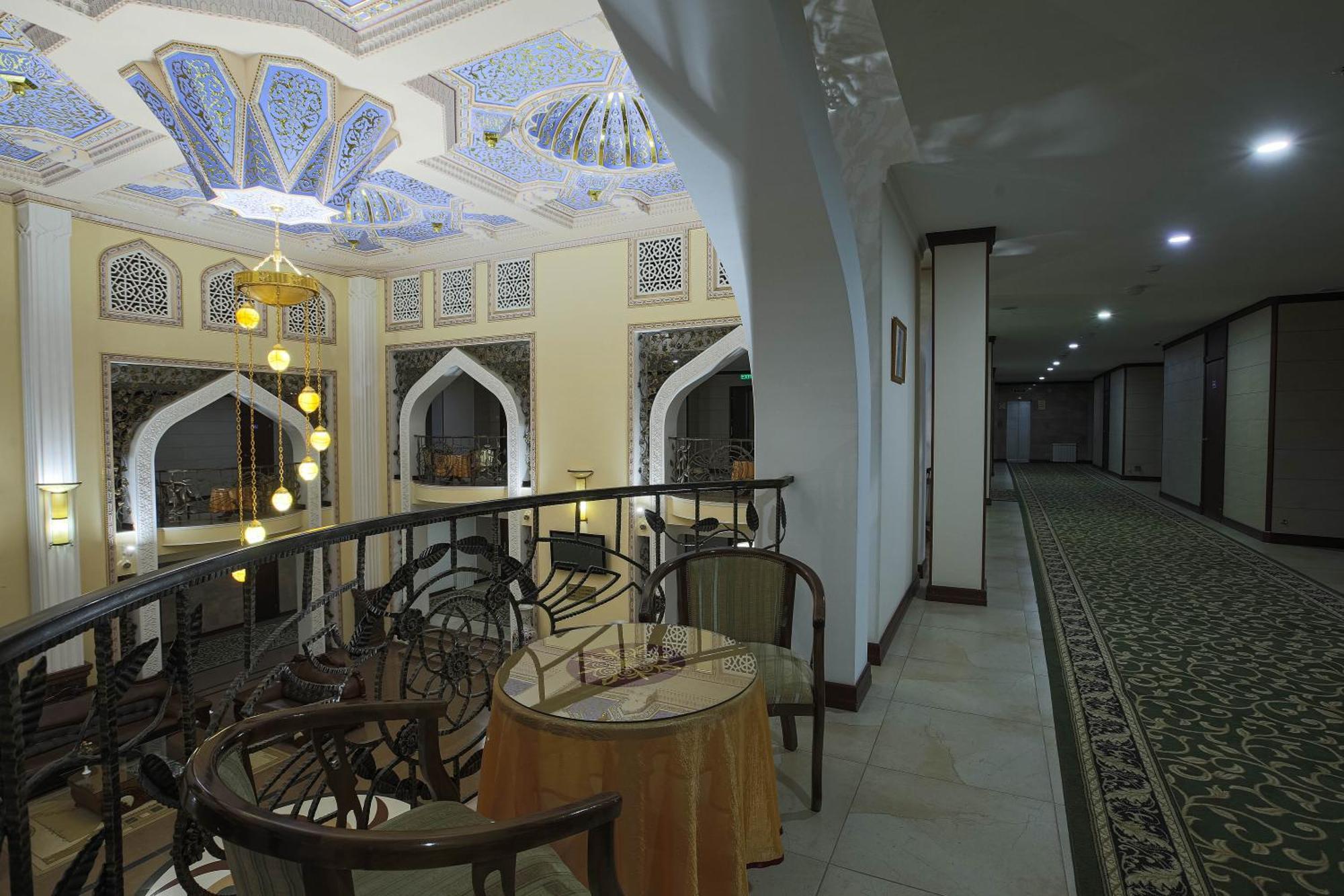 Zargaron Plaza Hotel Buxoro Luaran gambar