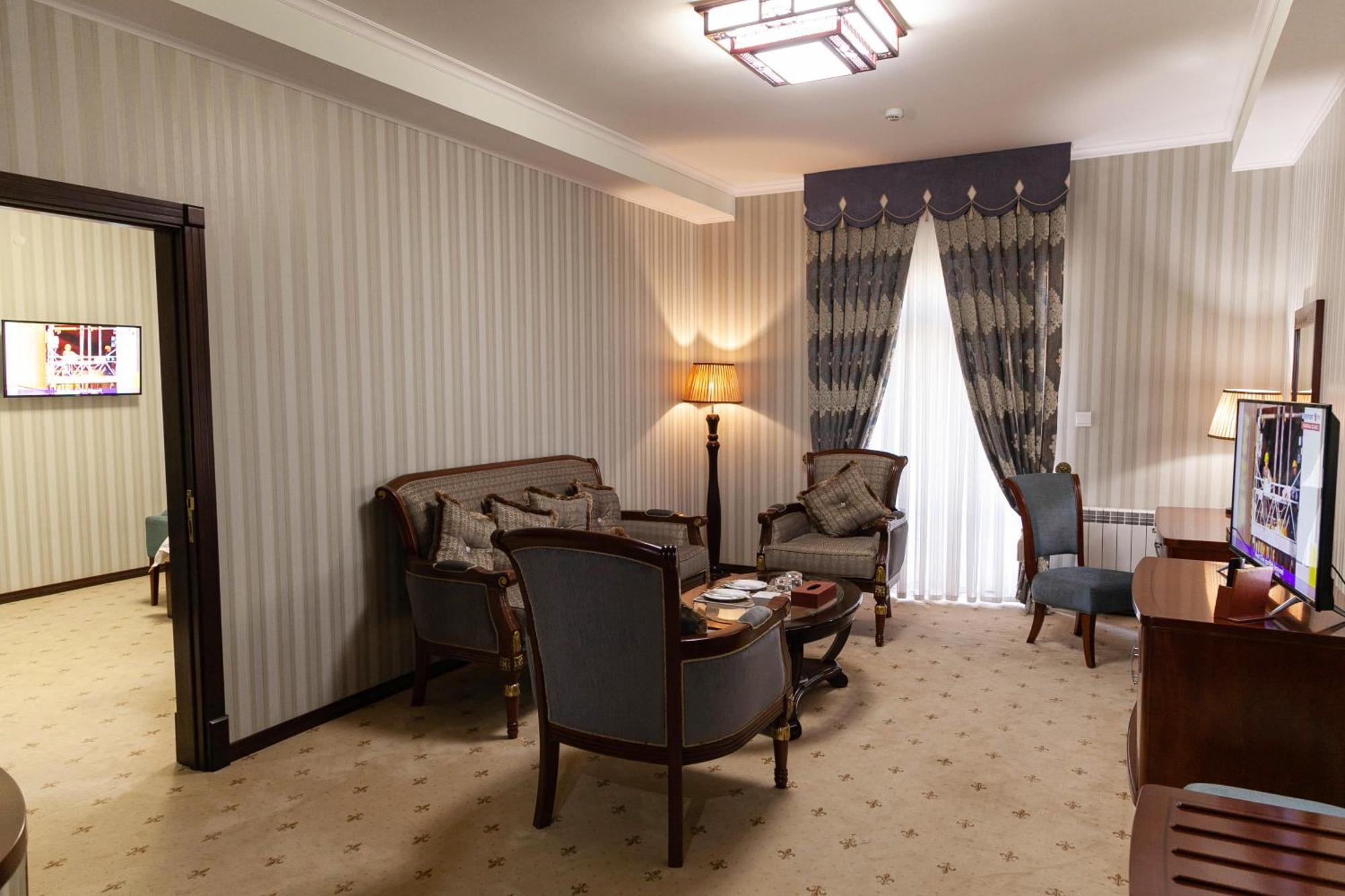 Zargaron Plaza Hotel Buxoro Luaran gambar
