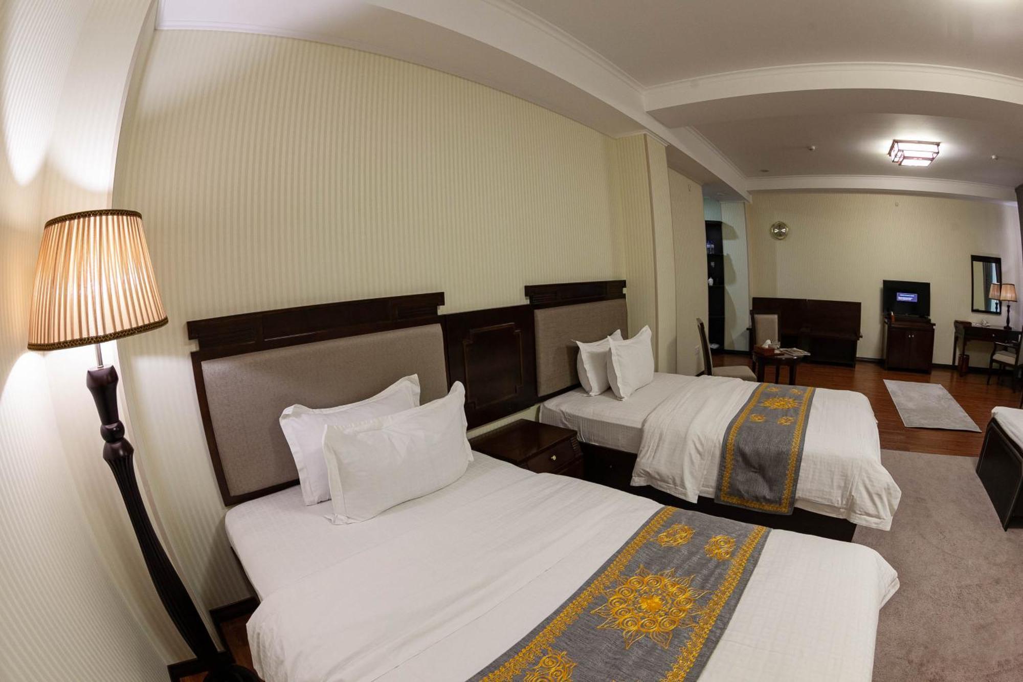 Zargaron Plaza Hotel Buxoro Luaran gambar