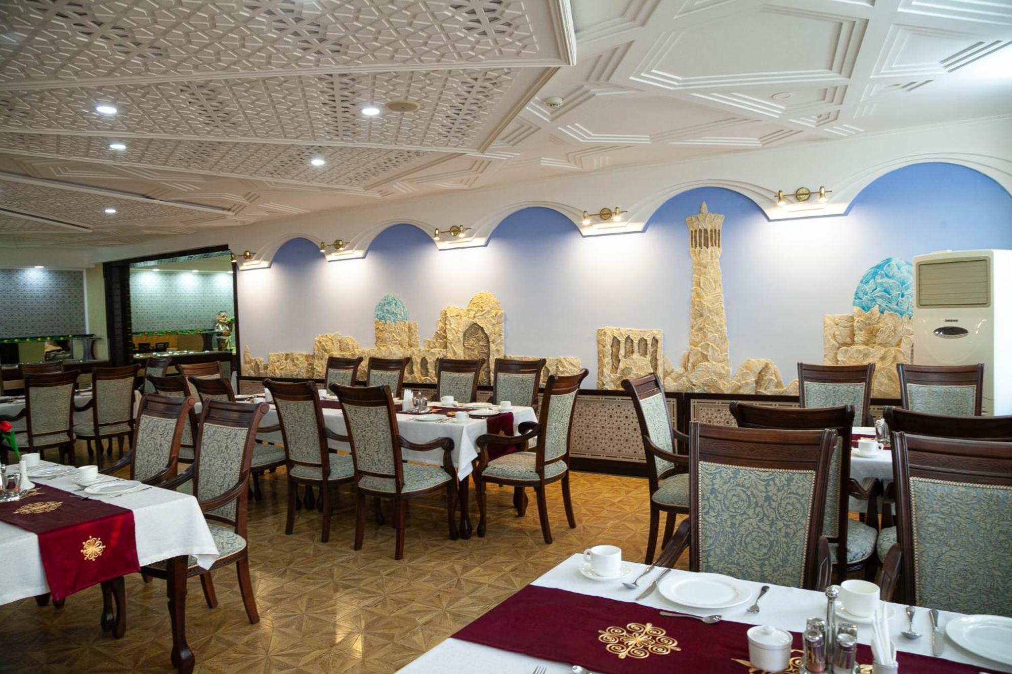 Zargaron Plaza Hotel Buxoro Luaran gambar